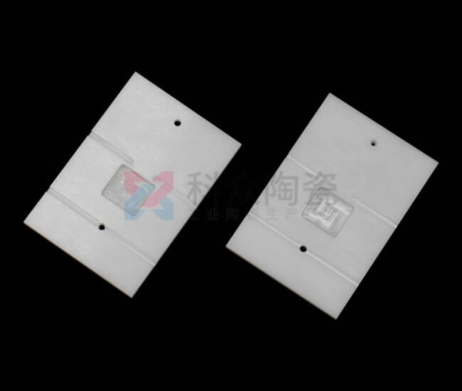 耐磨陶瓷的韌性和強(qiáng)度應(yīng)該怎么提高呢？（圖）