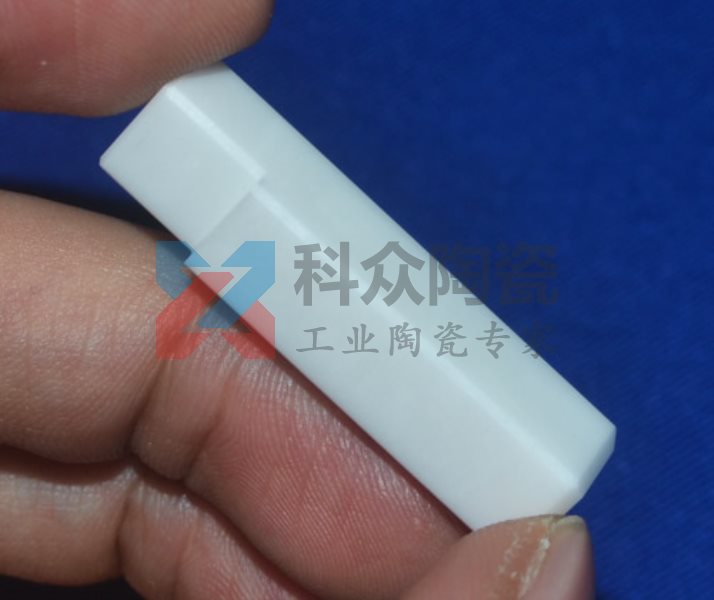 氧化鋯陶瓷在工業(yè)上會(huì)逐漸取代氧化鋁陶瓷嗎？